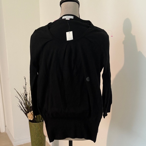 New York & Company Sweaters - NWT NY&Co small black fitted sweater 1463